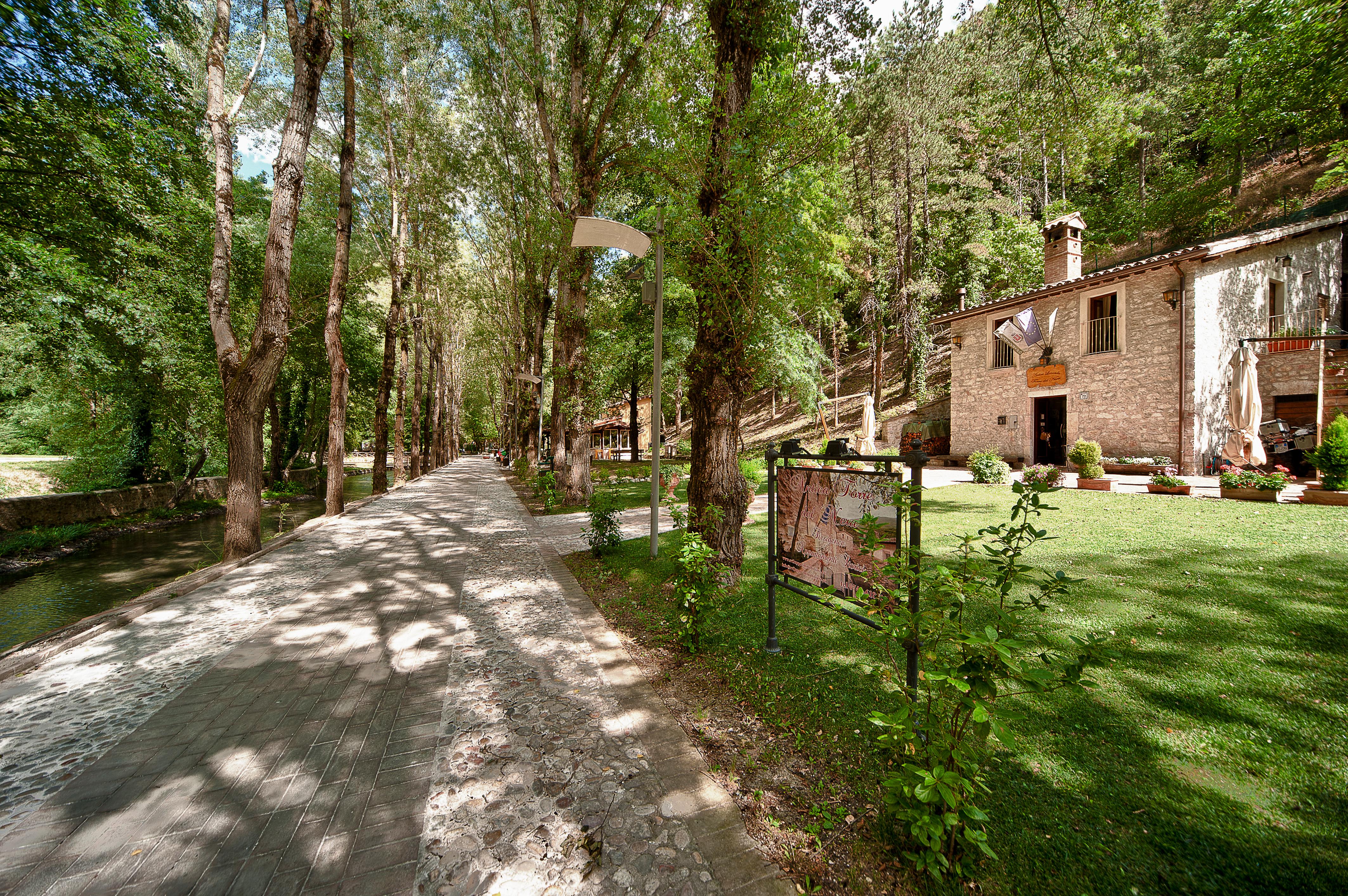 Torre Del Nera Albergo Diffuso & Spa Скеджино Экстерьер фото